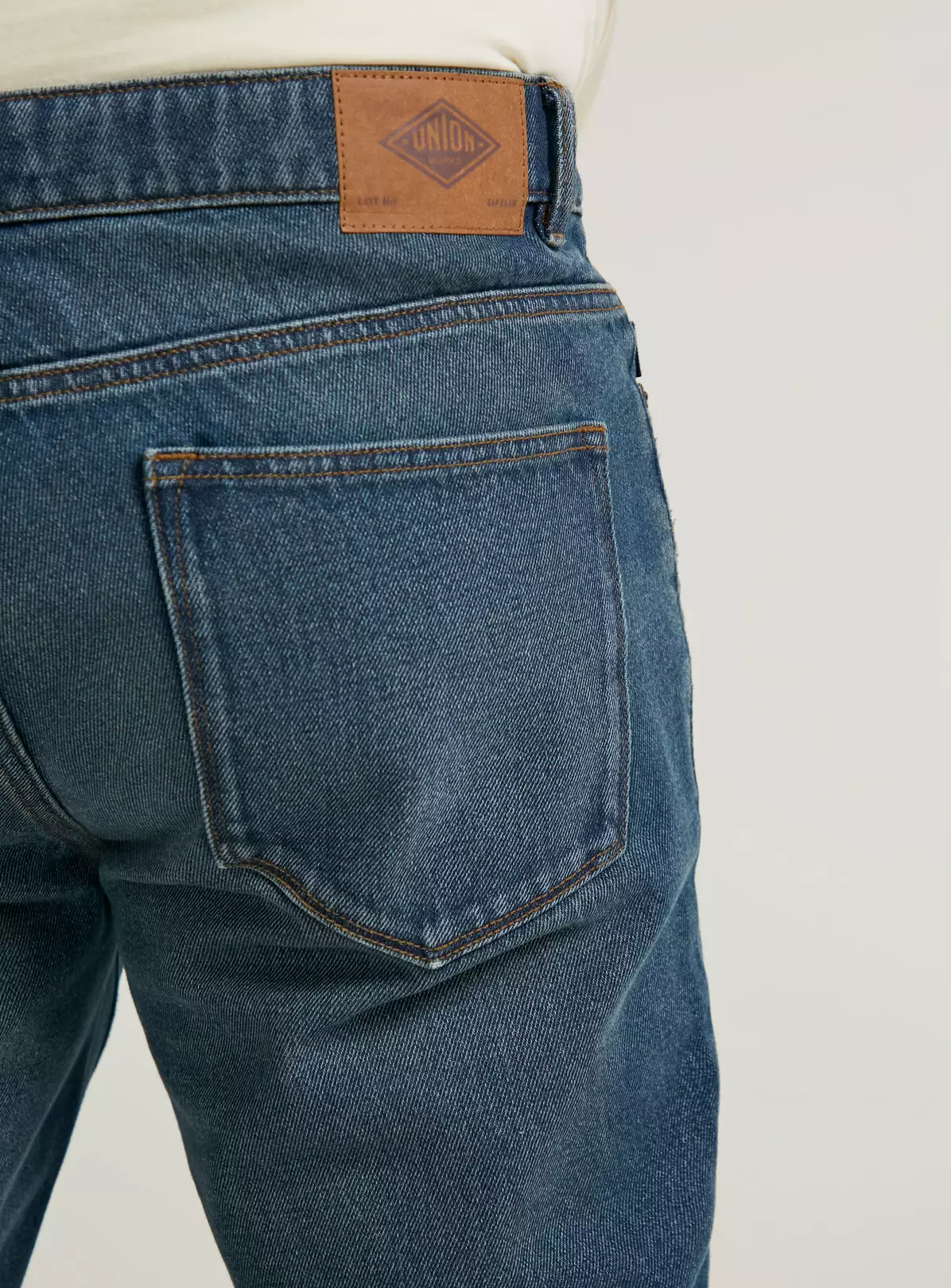 UNION WORKS Vintage Wash Denim Straight Leg Jeans40R 6 UNION WORKS Vintage Wash Denim Straight Leg Jeans40R - Image 4